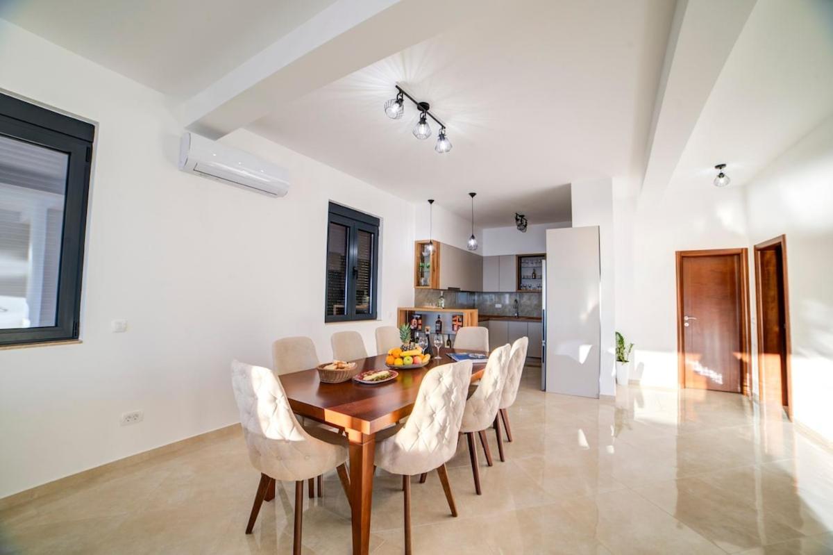 Villa Jelena With Private Pool - Lapcici Budva Eksteriør billede