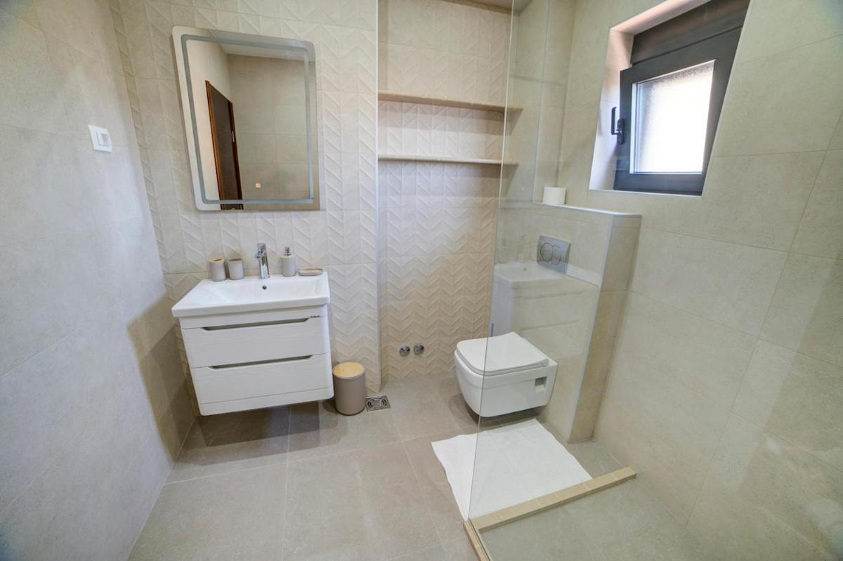 Villa Jelena With Private Pool - Lapcici Budva Eksteriør billede